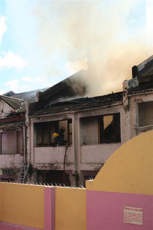 Building on fire, Point Road - 7 April 2010 (1)