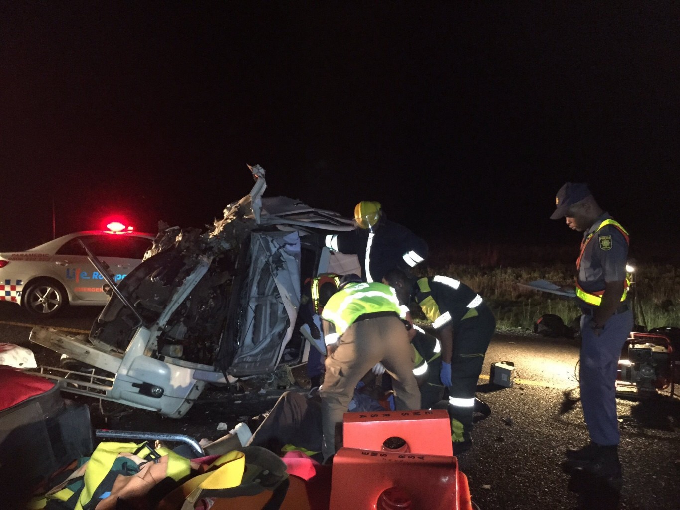 Photos from head-on collision injuring 7 south of Bloemfontein 
