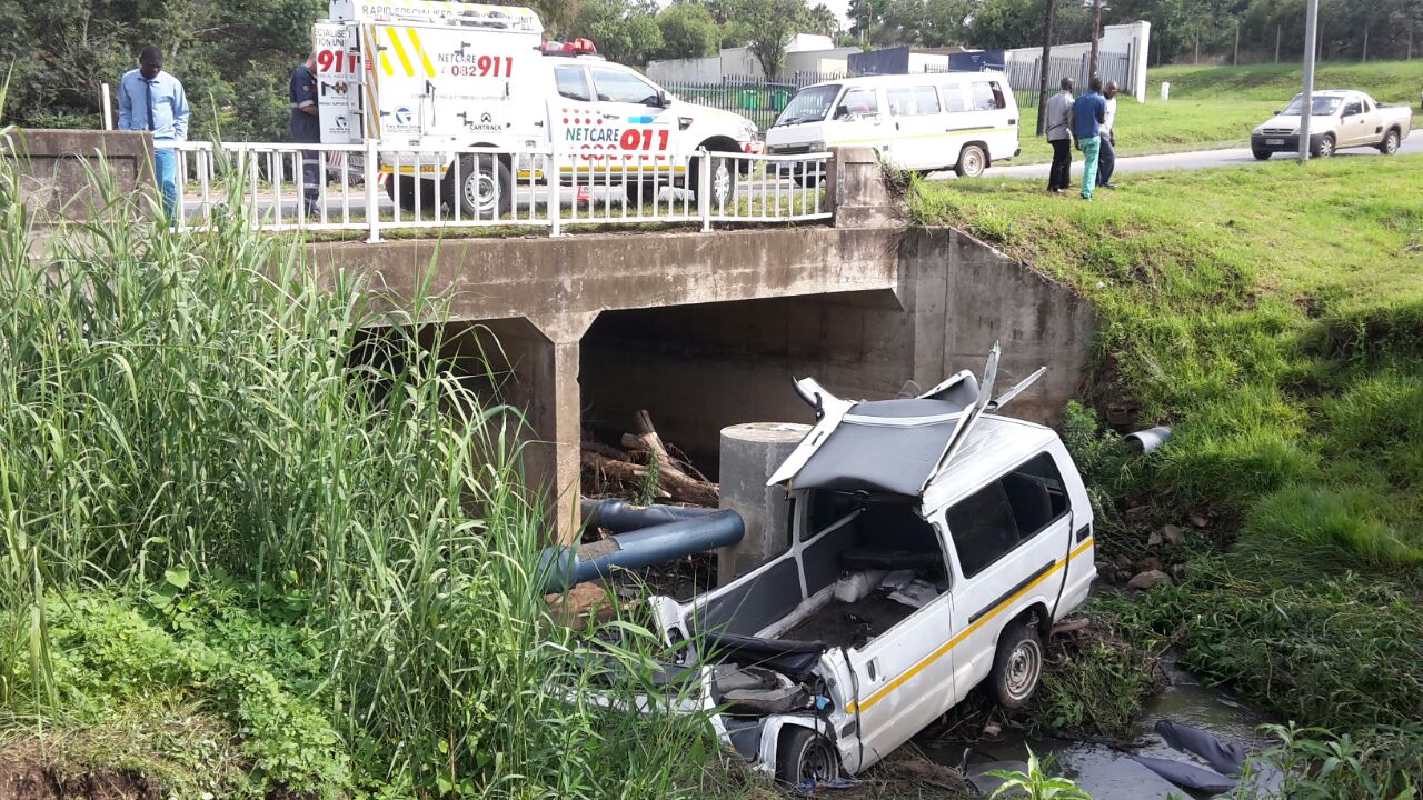 Midrand minibus crash leaves multiple injured