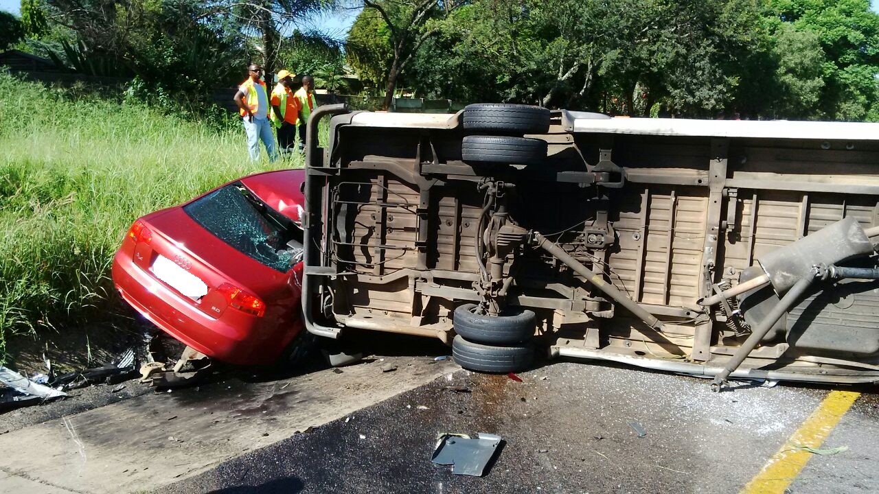 Taxi rolls leaving 1 dead, 2 injured Malvern