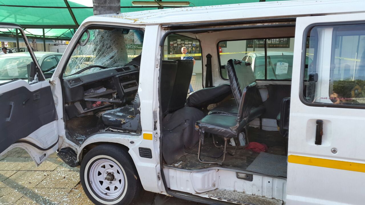 Pretoria Lyttleton Manor minibus crash leaves seven injured