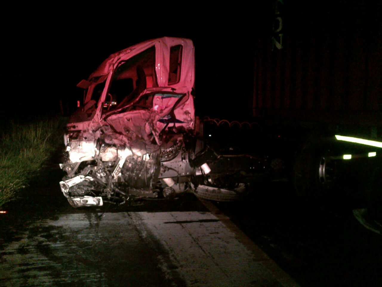 Truck driver injured on N3 before the Tugela toll plaza