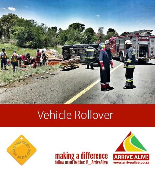 One dead and 4 injured in vehicle rollover on the N17 in Secunda