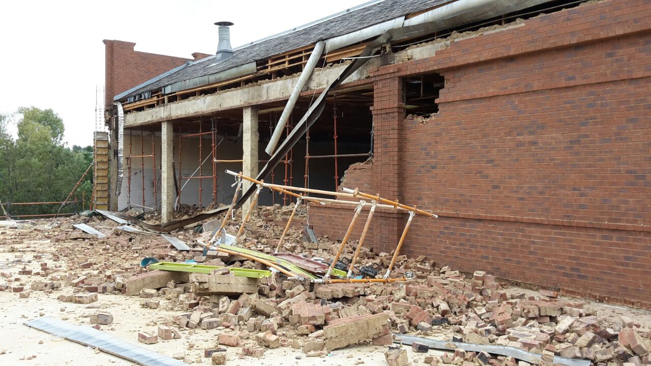 Eight workers injured in wall collapse onto scaffolding in Randburg