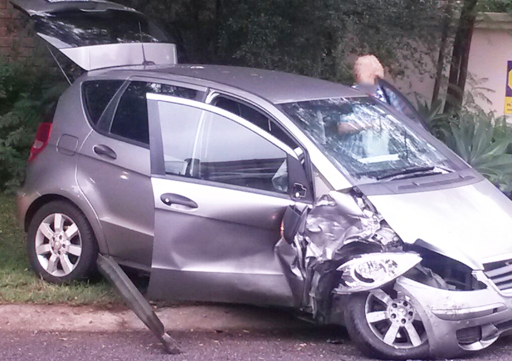 Road crash in Garsfontein crash leaves two injured