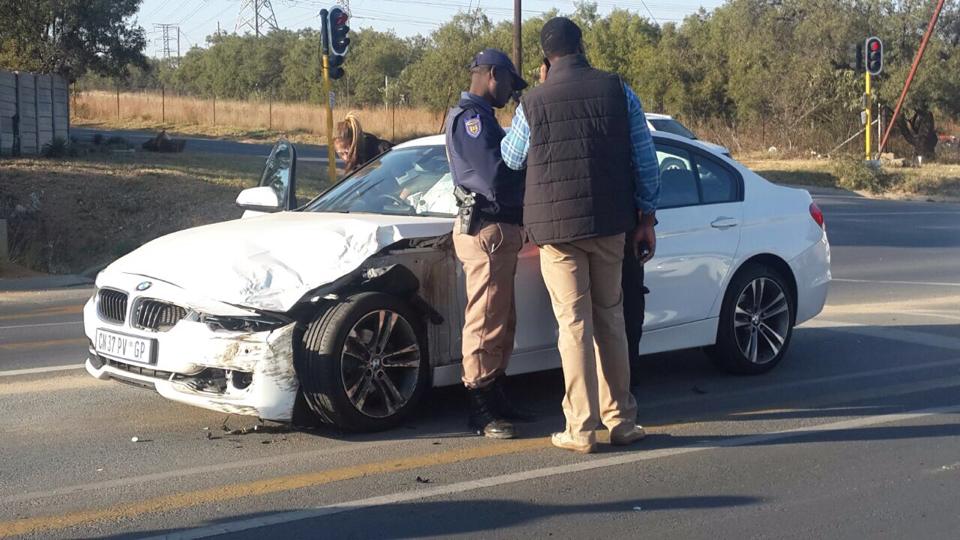 Pregnant lady among those injured in collision at intersection in Johannesburg