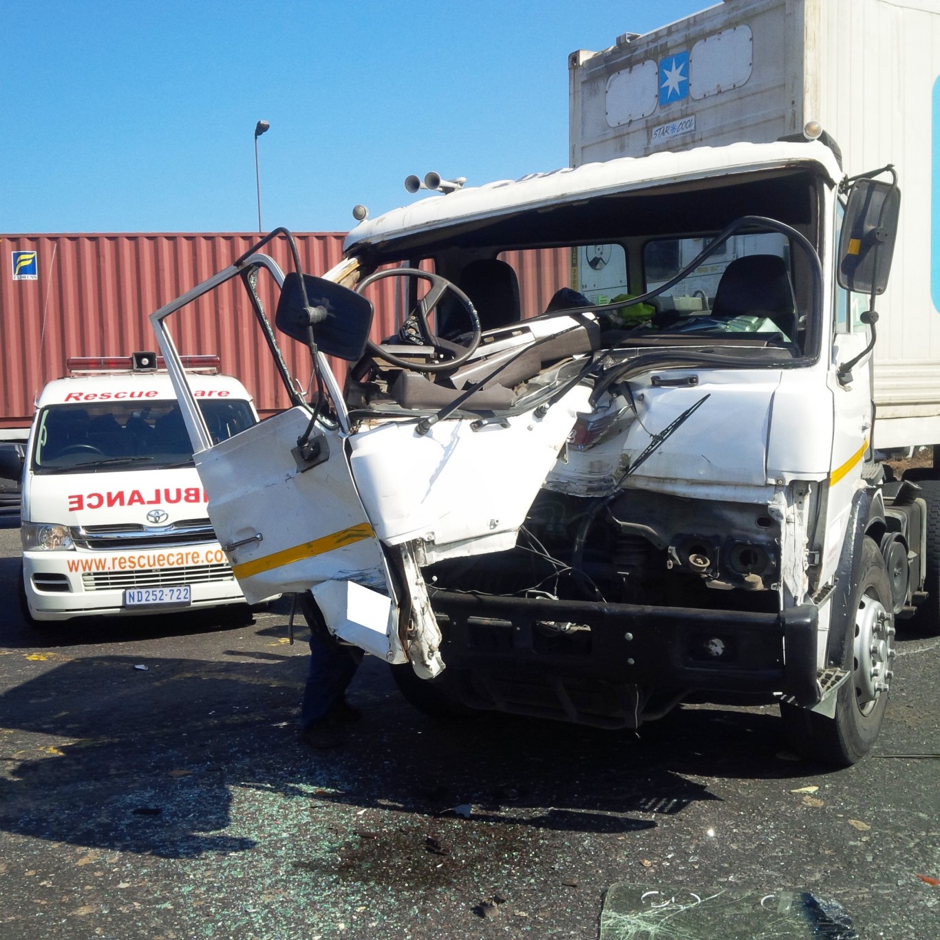 2 Injured after two trucks collided in Durban