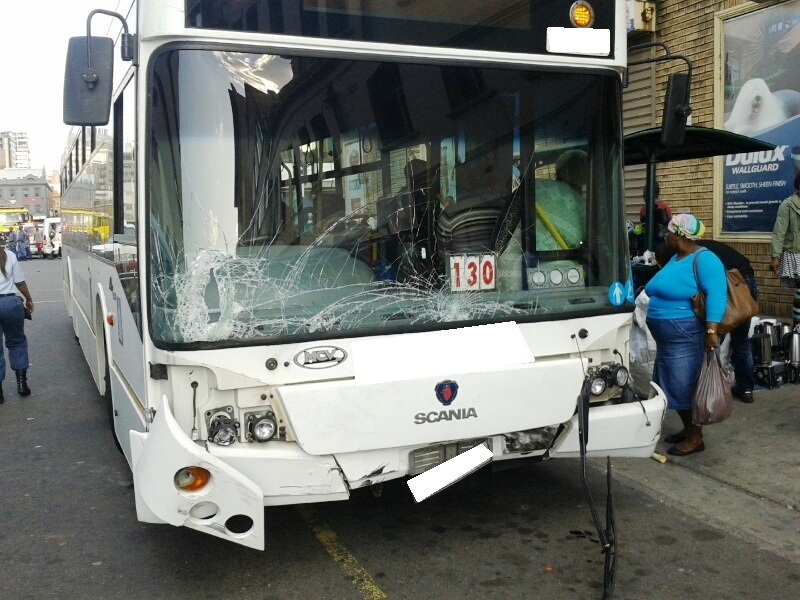 8 Injured in taxi and bus crash