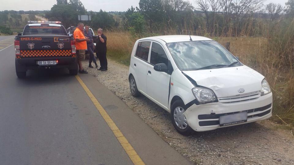 Three sustain minor injuries in road crash in Nooitgedacht