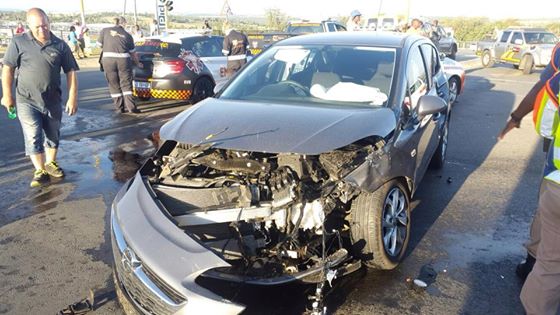 Three injured in Cosmo City after driver allegedly skipped traffic light