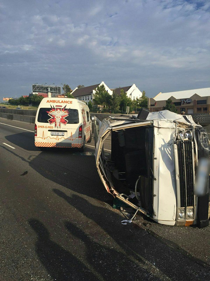 Taxi overturns and ends up in fast lane after rear-ending a car in the slow lane on N1