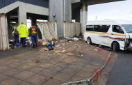 Four people killed including 3 children in minibus crash near Reunion train station