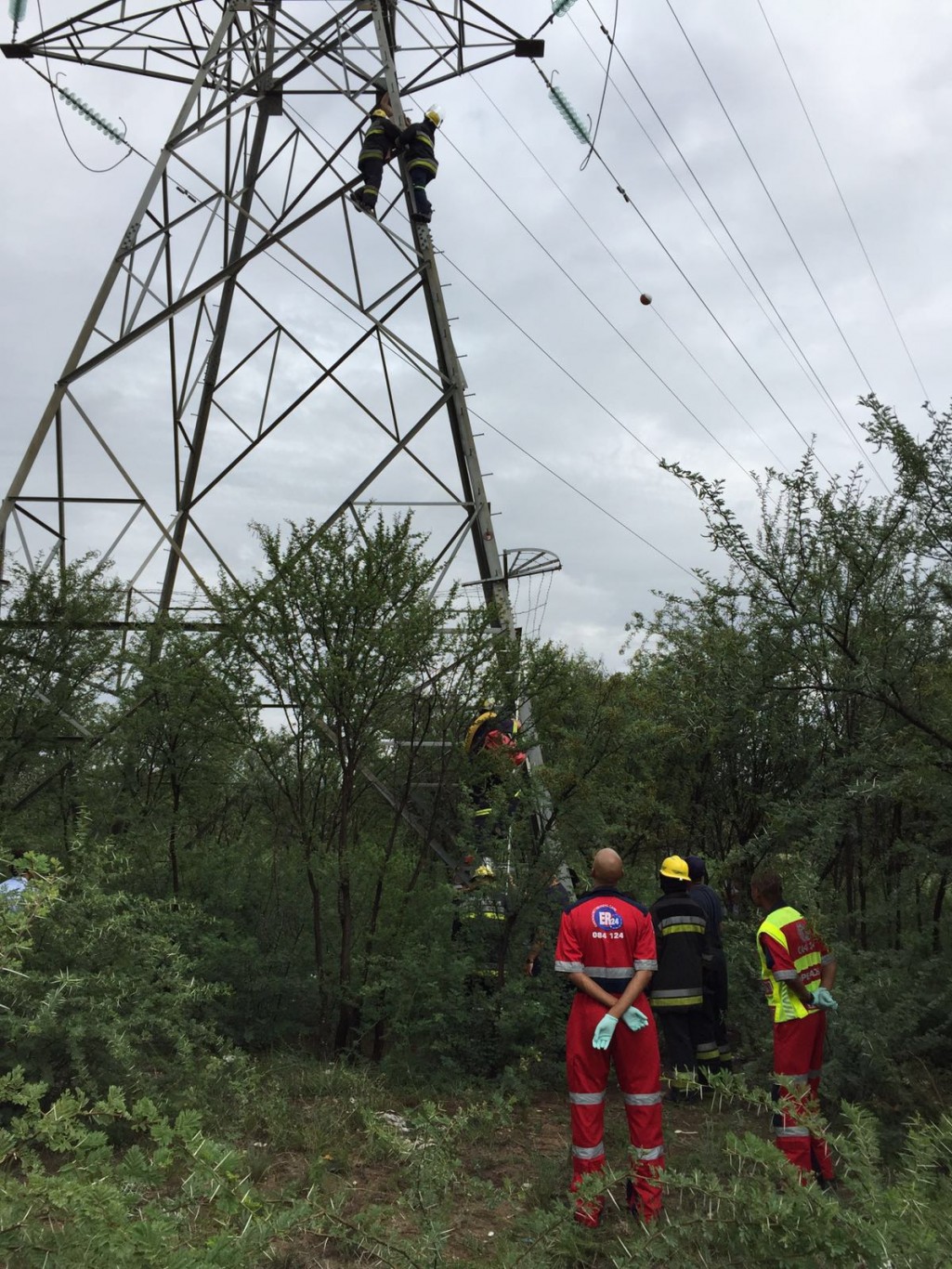 Man rescued off electrical pylon, Bloemfontein