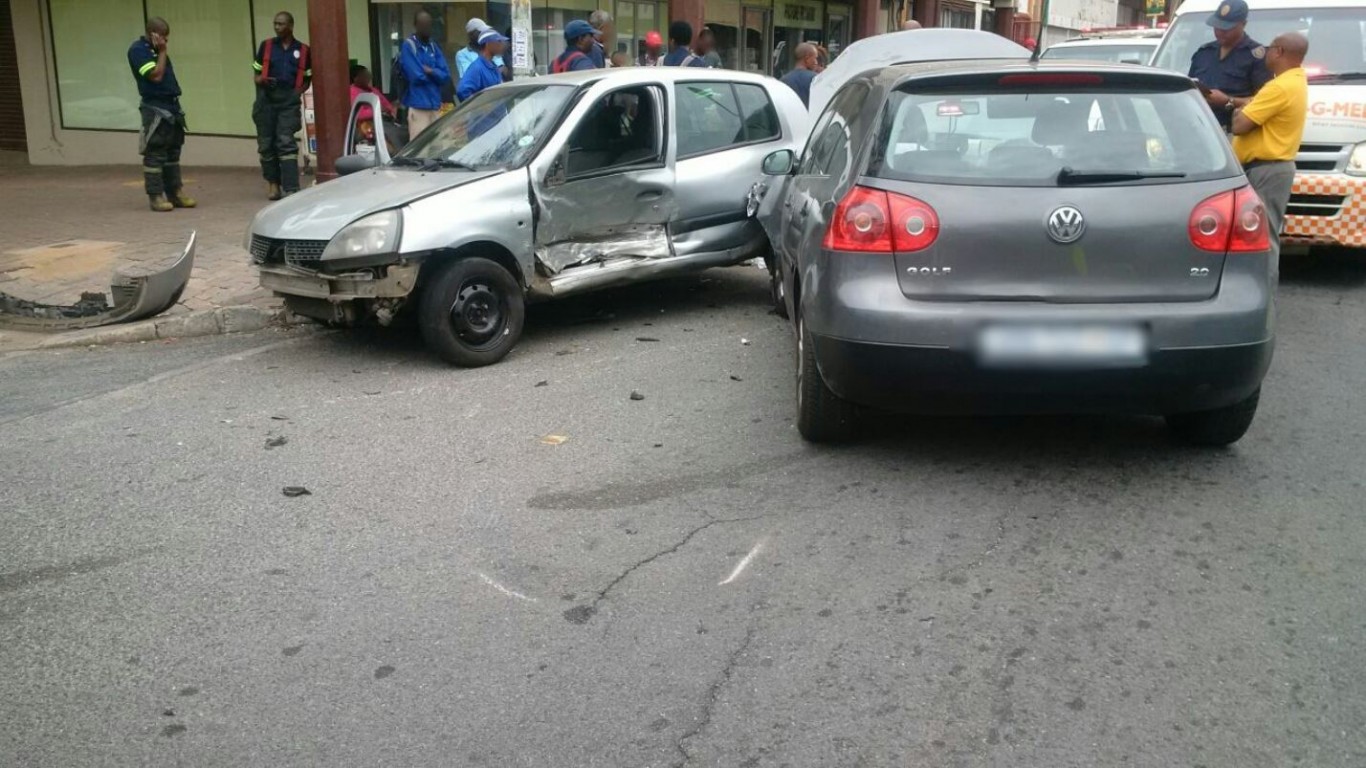 Driver allegedly skipping stop street injured in collision at Boksburg intersection