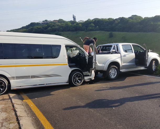 14 hurt in Higginson taxi crash