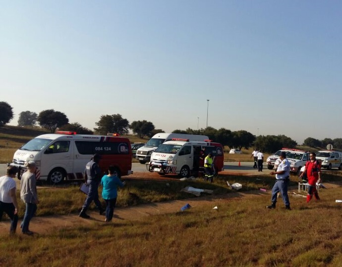 Man killed and five others injured after bakkie rolled off the N1 near Vanderbijlpark