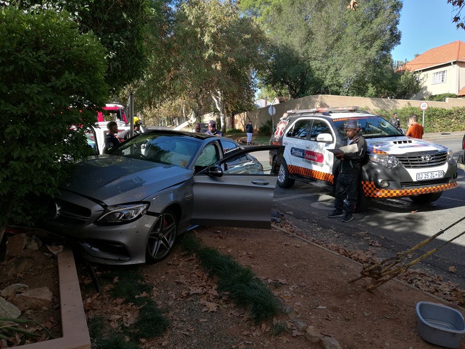 Three injured in collision at intersection in Parkview