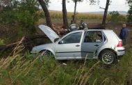 Car crashes into tree near Carletonville injuring two people