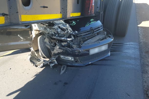 Woman escapes serious injury after truck crashed into her car in Witbank