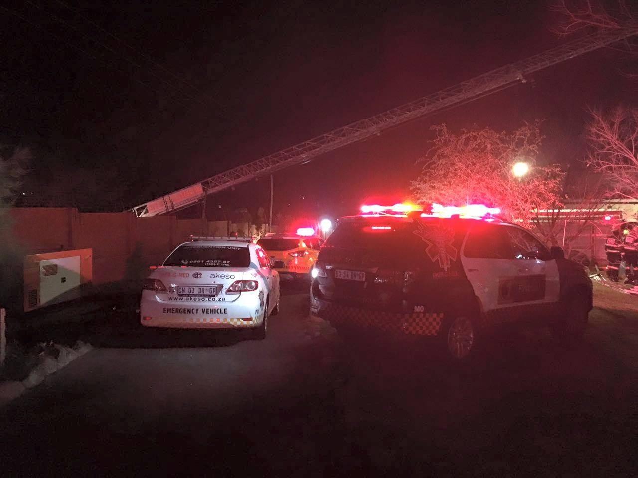 Man killed, woman saved in house fire in Chartwell