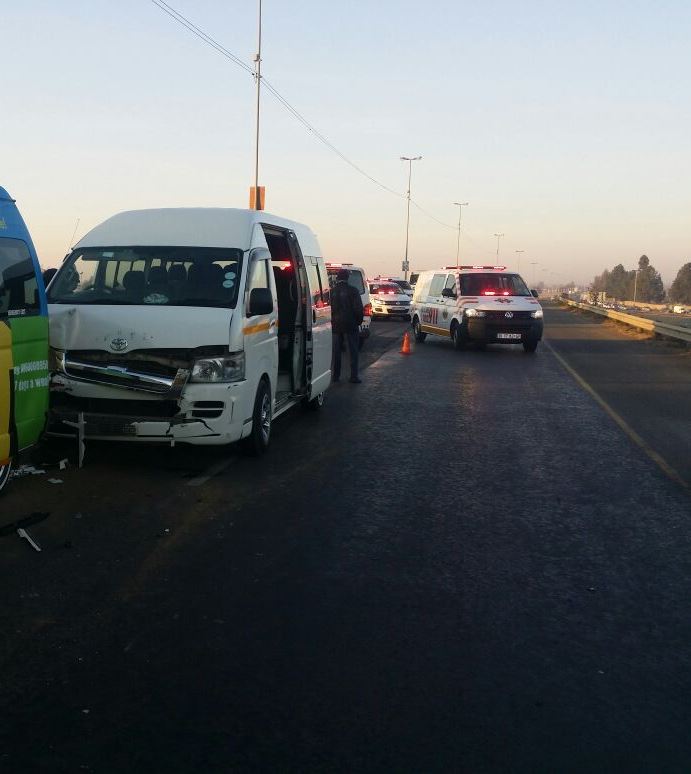 Four injured as taxis collide on Roedolf Greyling street in Bloemfontein
