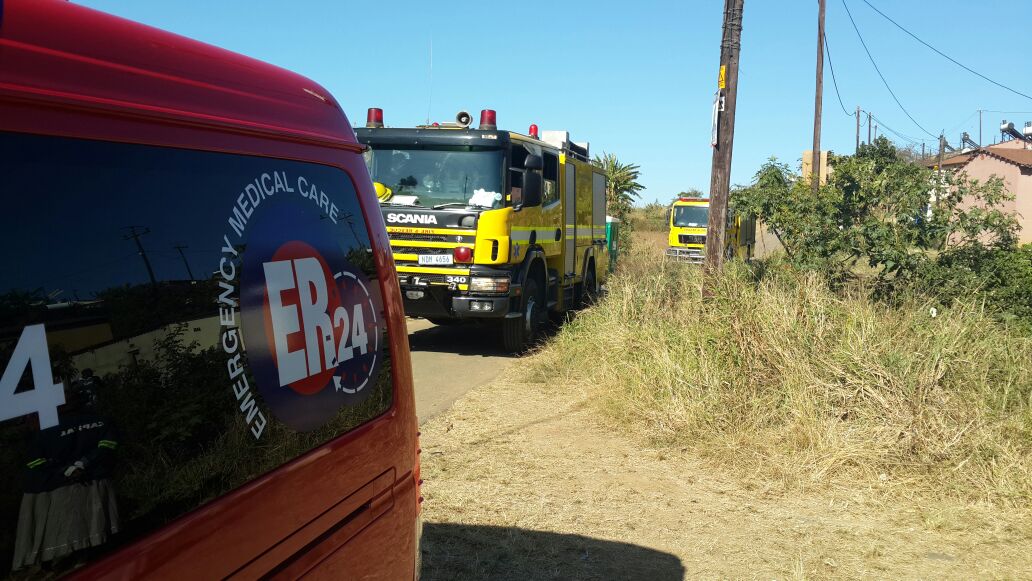 House burns in Hull Valley, Umkomaas.