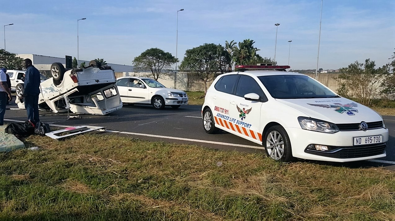 Taxi crash leaves 10 injured on N2 South Bound, Durban
