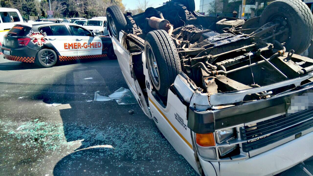 16 Injured as taxi driver loses control of vehicle in Rosebank