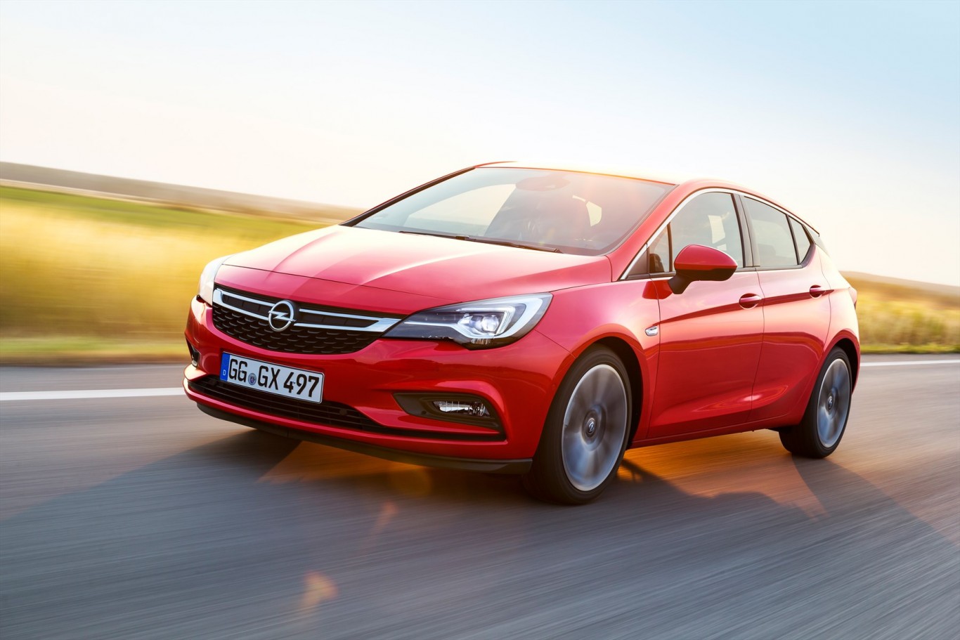 the-new-astra-continues-opel-success-story-in-the-compact-class_1800x1800