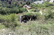 2 men injured after truck rolls down embankment, Hillcrest KZN