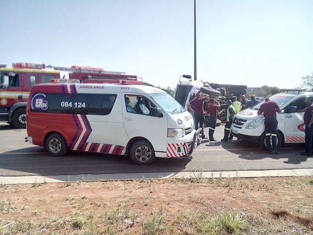 1 killed & 2 injured when truck rear-ended another on N1 south, Pretoria