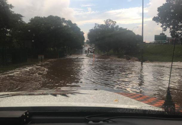 assisting motorists at the N3 Linksfield flash flood