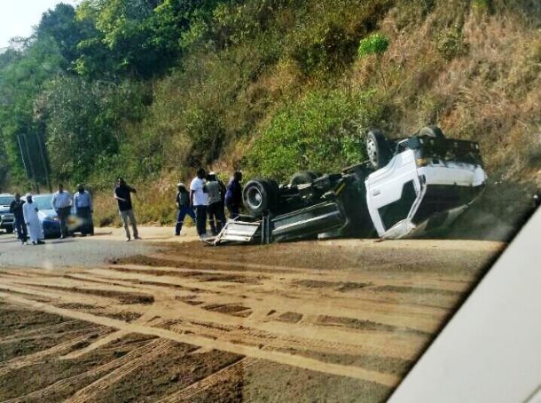 Four injured after sand truck overturned on the M4 near La Mercy