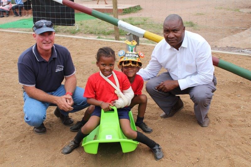 Foresyte Shows & Langley Equestrian Centre creates play area for local school