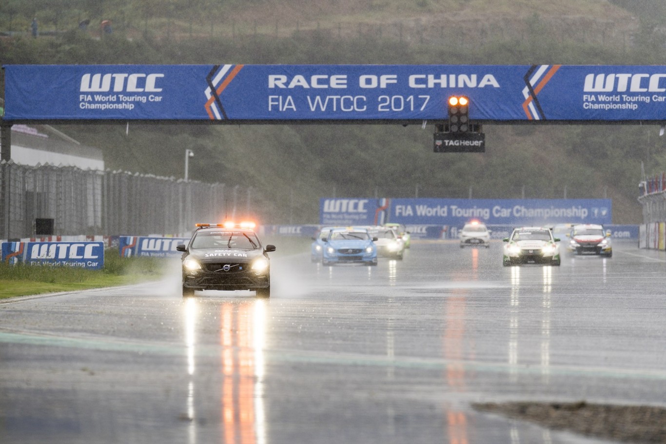 Néstor Girolami wins in China as Thed Björk claims WTCC lead by half a point