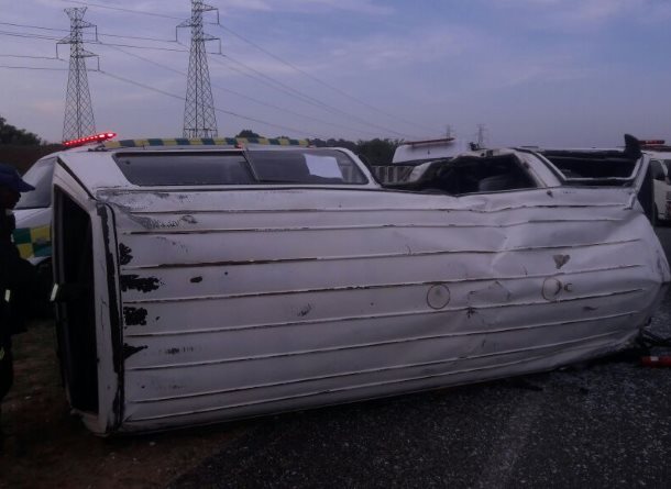 Twelve people were left injured this morning following a taxi rollover on the R59 in Redan in the Vaal triangle