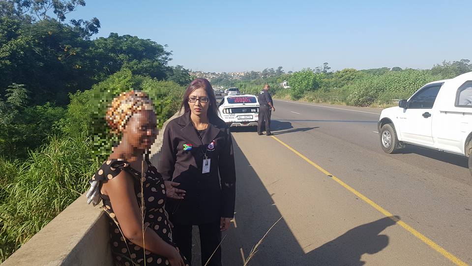 Female pedestrian fends off attacker trying to pull her into the bushes at Ottawa, KwaZulu Natal