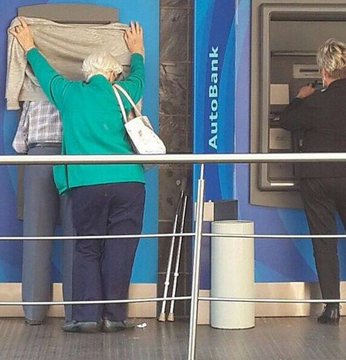 Advice from SAPS on safety with cash at the ATM