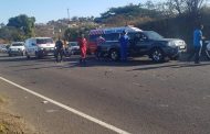 Tyre blowout blamed for multiple vehicle collision on the R102 in Verulam