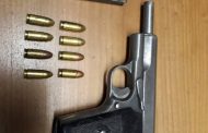 Anti-Gang Unit members arrested a suspect for possession of unlicensed firearm in Kleinvlei