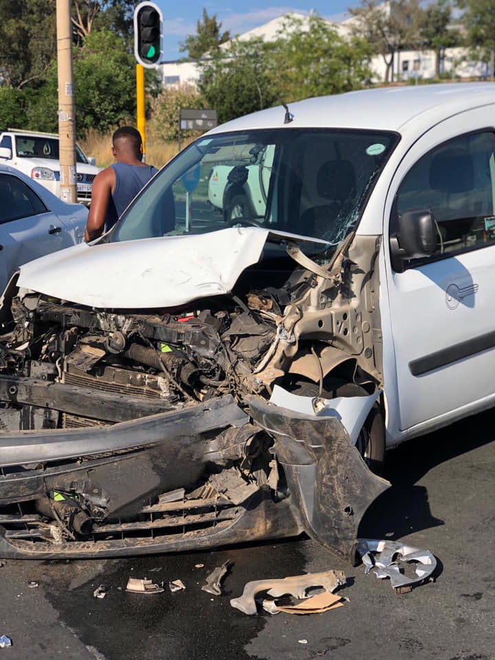 One injured in crash at intersection of Old Pretoria road & Alexander road