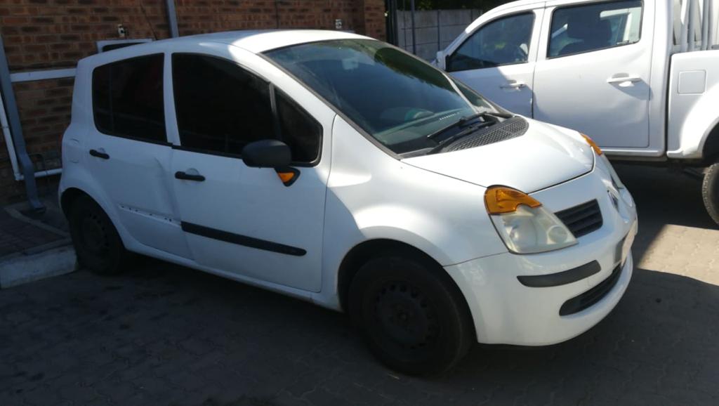 Three suspects arrested for possession of a stolen motor vehicle and an unlicensed firearm in Kraaifontein