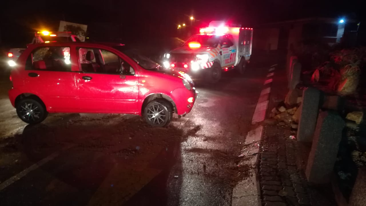 Gauteng: Four occupants escape injury in rollover in Randburg