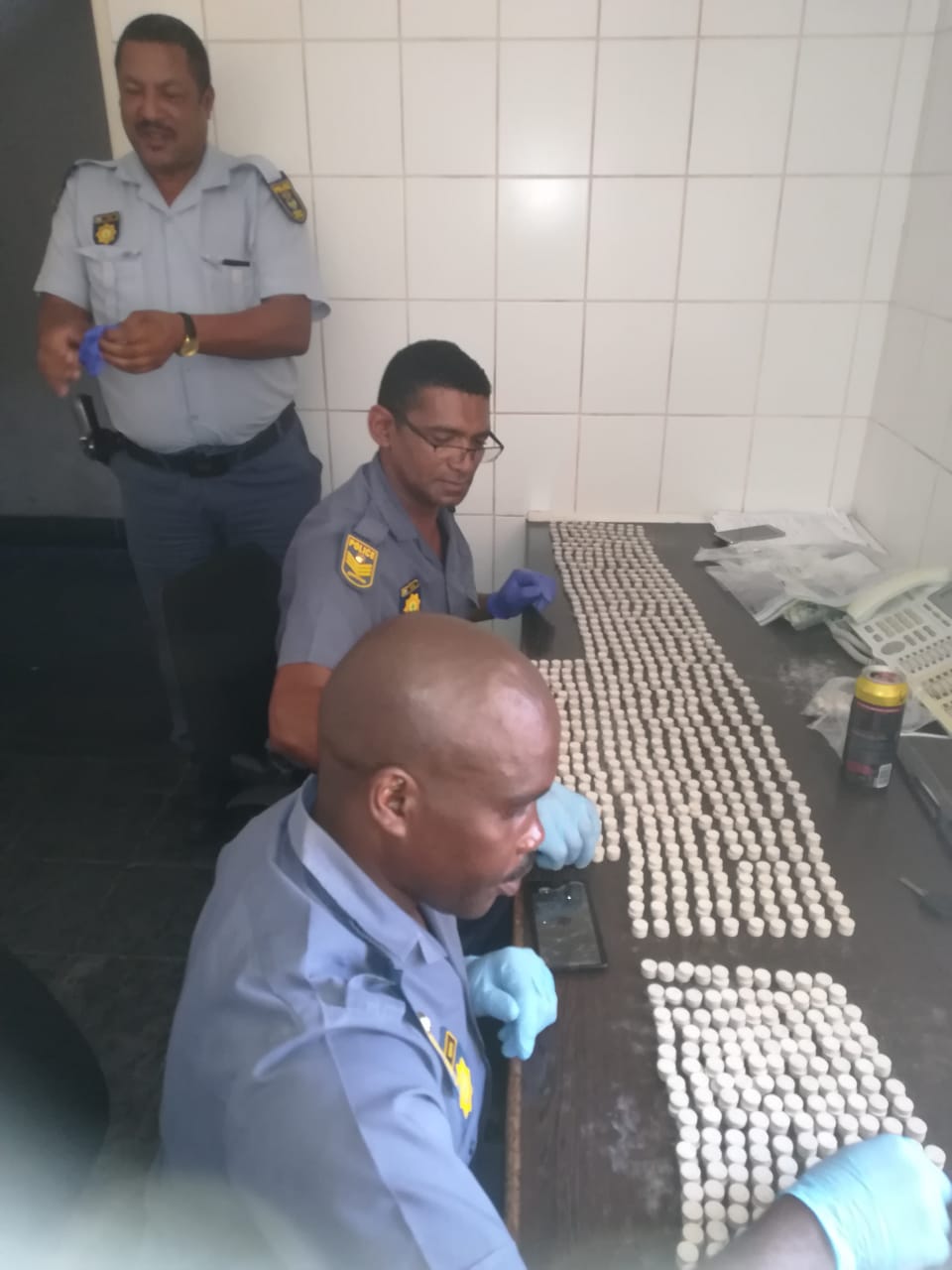 Suspect arrested and Mandrax worth R100 000 seized after vehicle search in Elsies River.