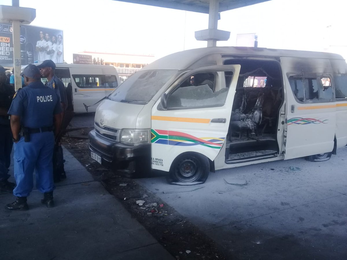 Six People injured, Seven vehicles damaged in a taxi violence protest in Soweto