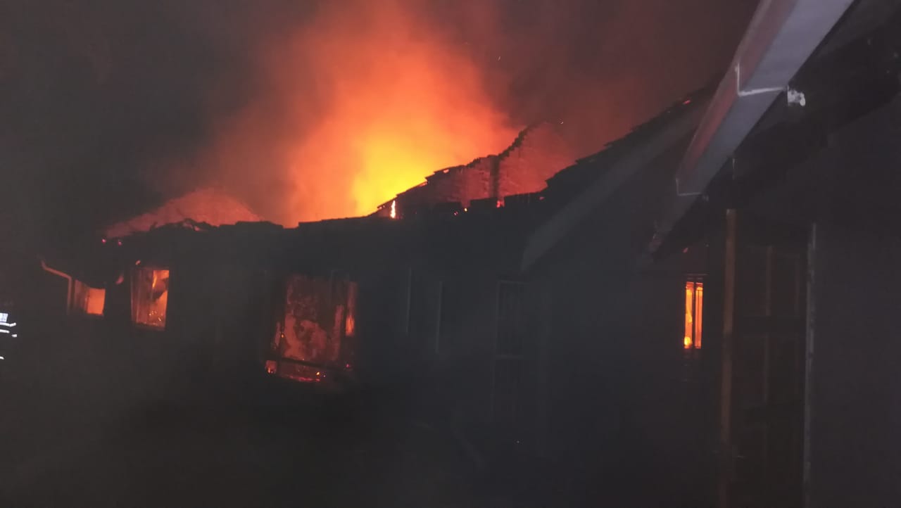 Gauteng: Fire destroys house in Fairland.