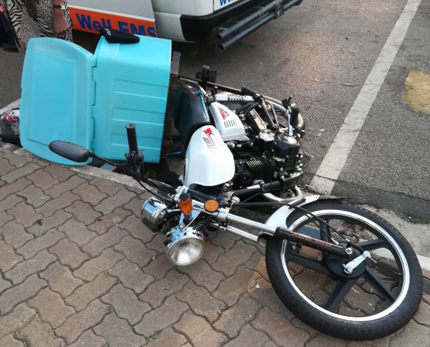 Motorcyclist injured after falling off his bike in Midrand