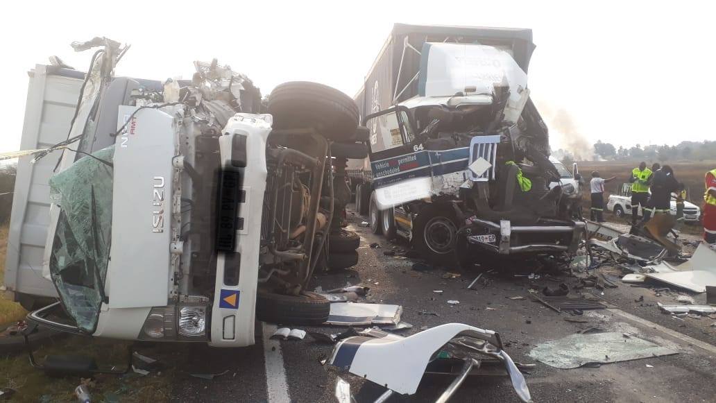 Several dead and multiple injured in N3 collision