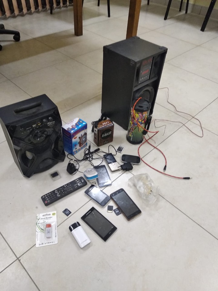 Two suspects nabbed for business robbery