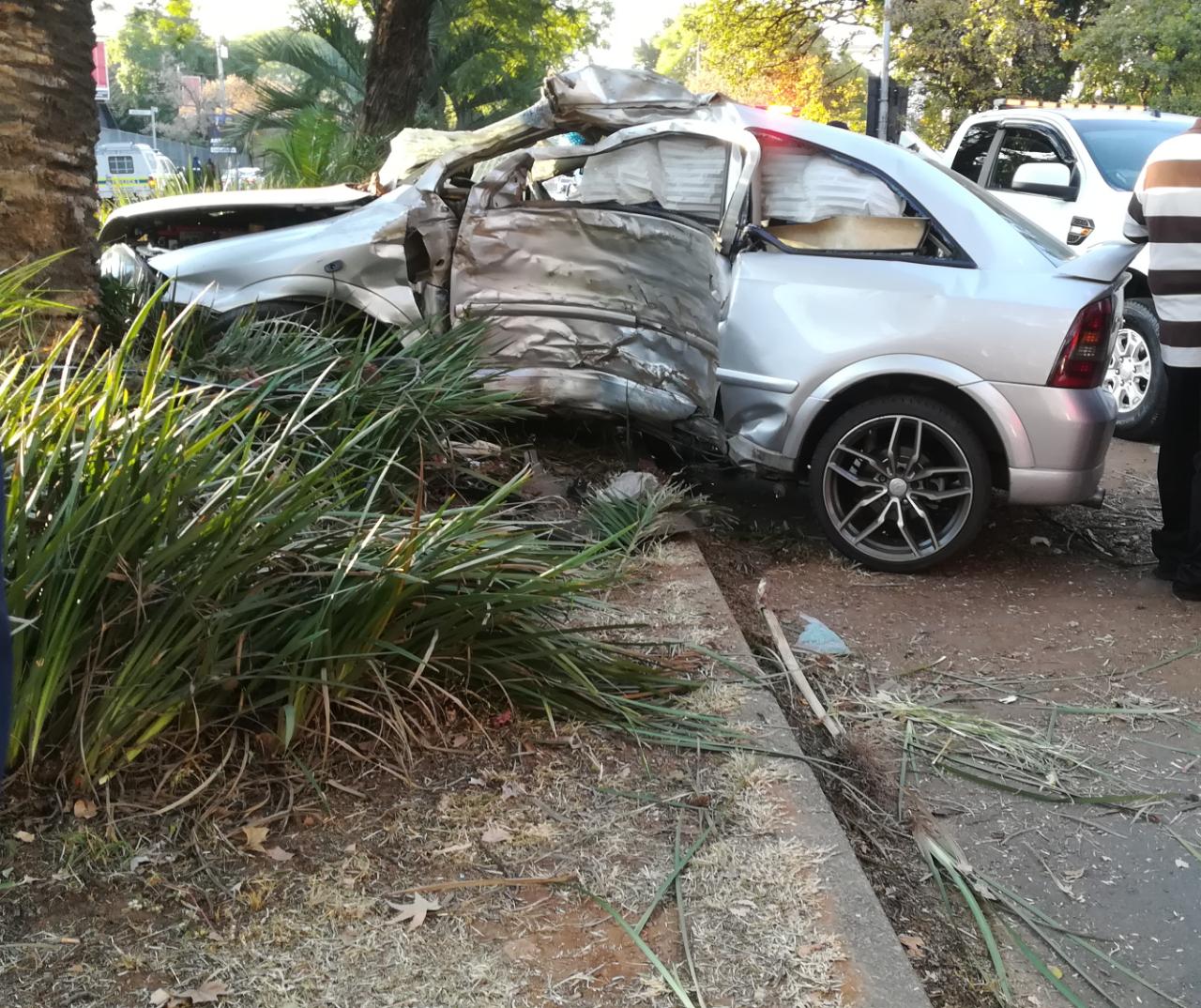 Gauteng: Young boy killed following collision with a tree in Melrose